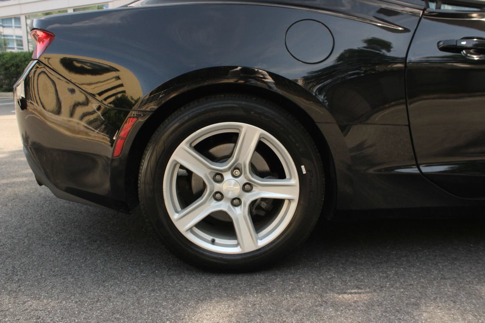 Used 2017 Chevrolet Camaro LT RWD image 5