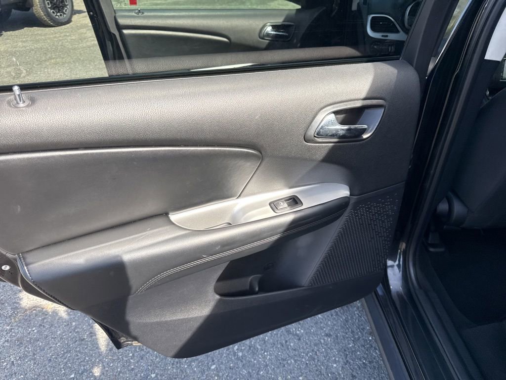 Used 2020 Dodge Journey SE w/ Blacktop Package image 26