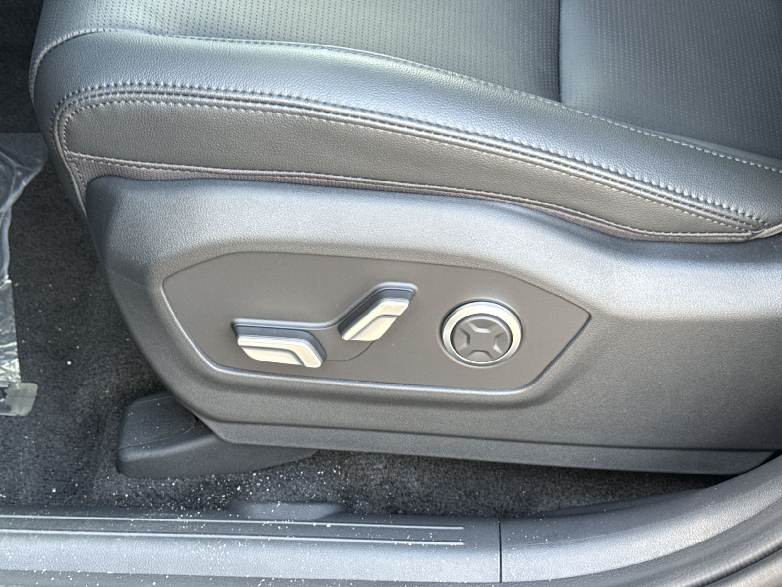 New 2026 Hyundai Santa Fe Limited AWD/4WD image 14
