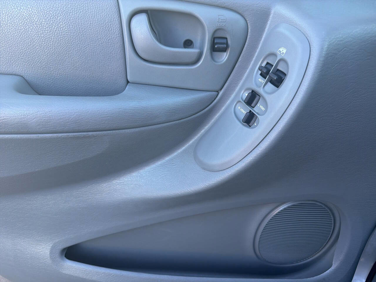 Used 2007 Dodge Grand Caravan SXT image 23