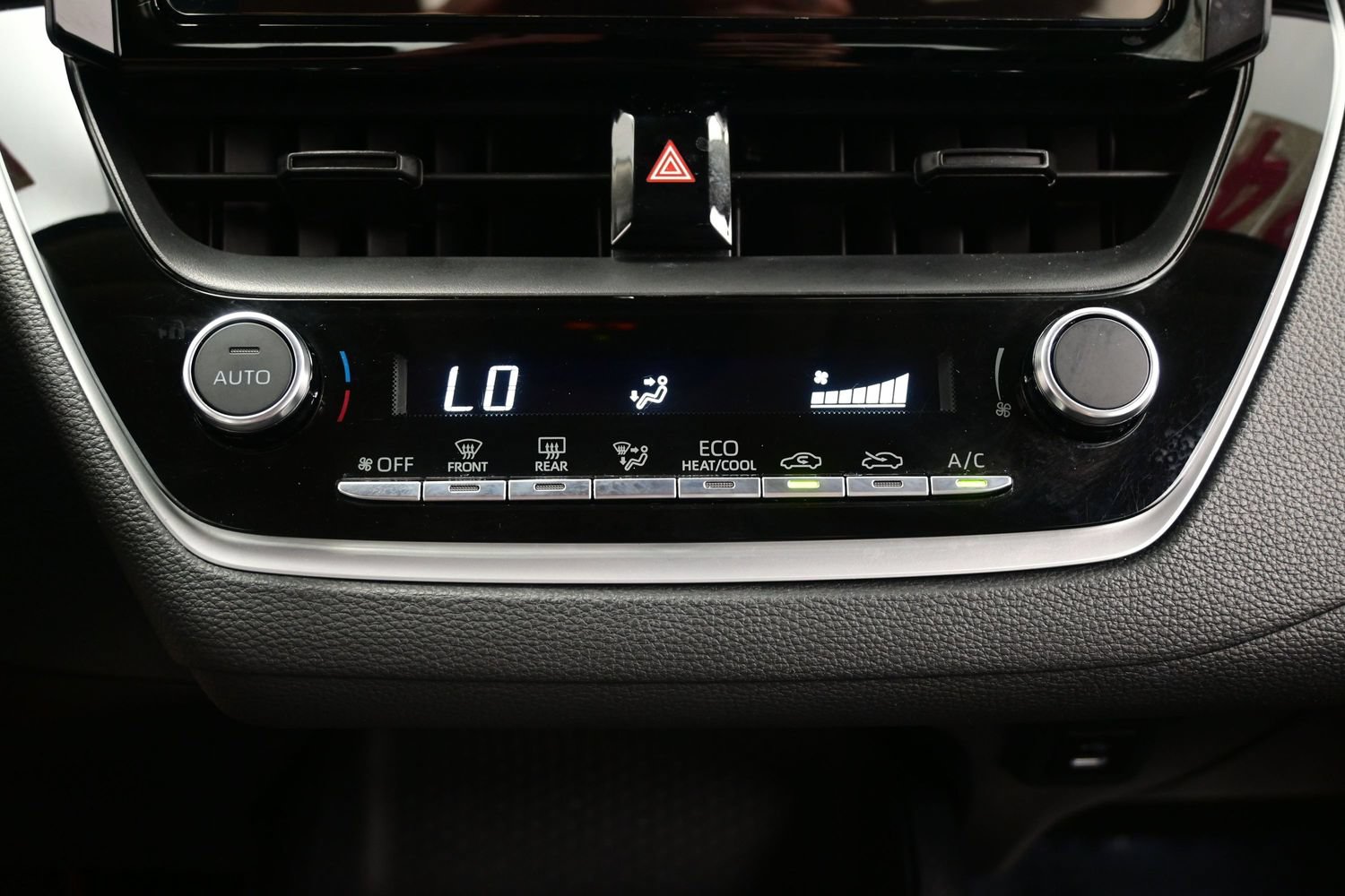 Used 2024 Toyota Corolla LE FWD image 19