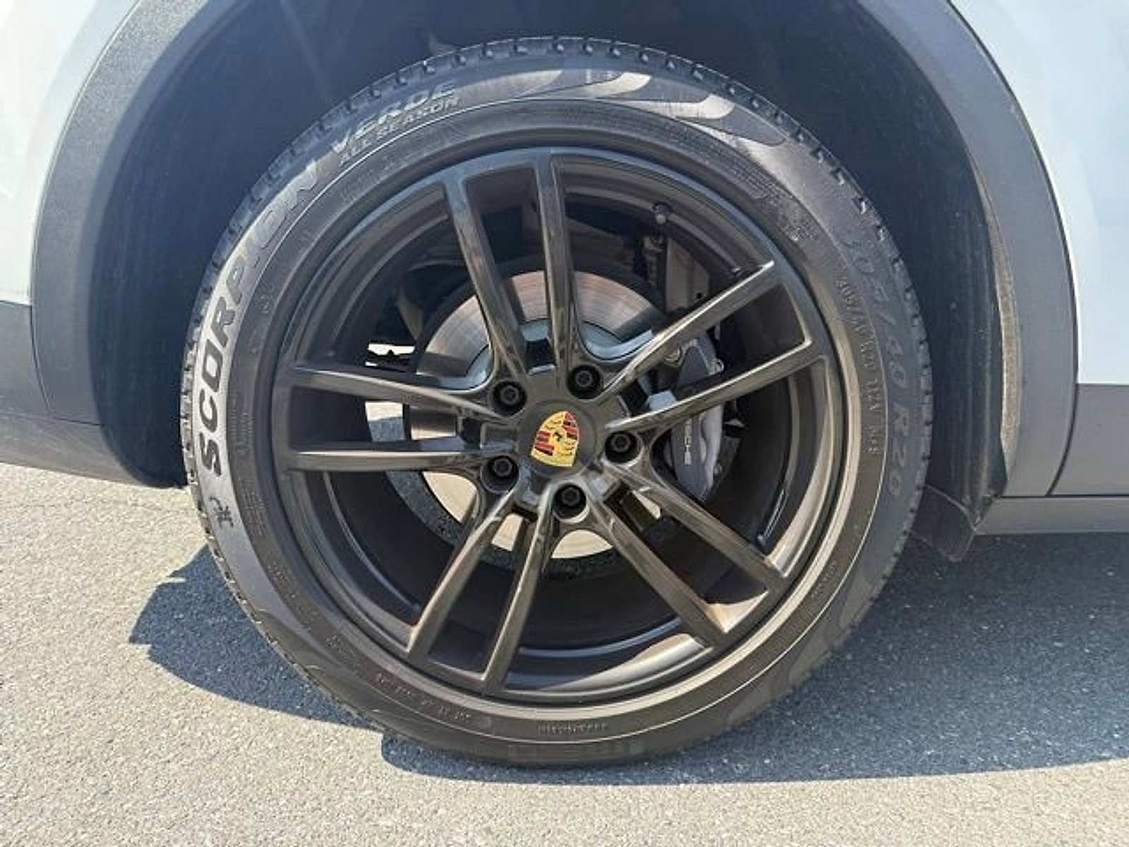 Used 2021 Porsche Cayenne AWD/4WD image 26