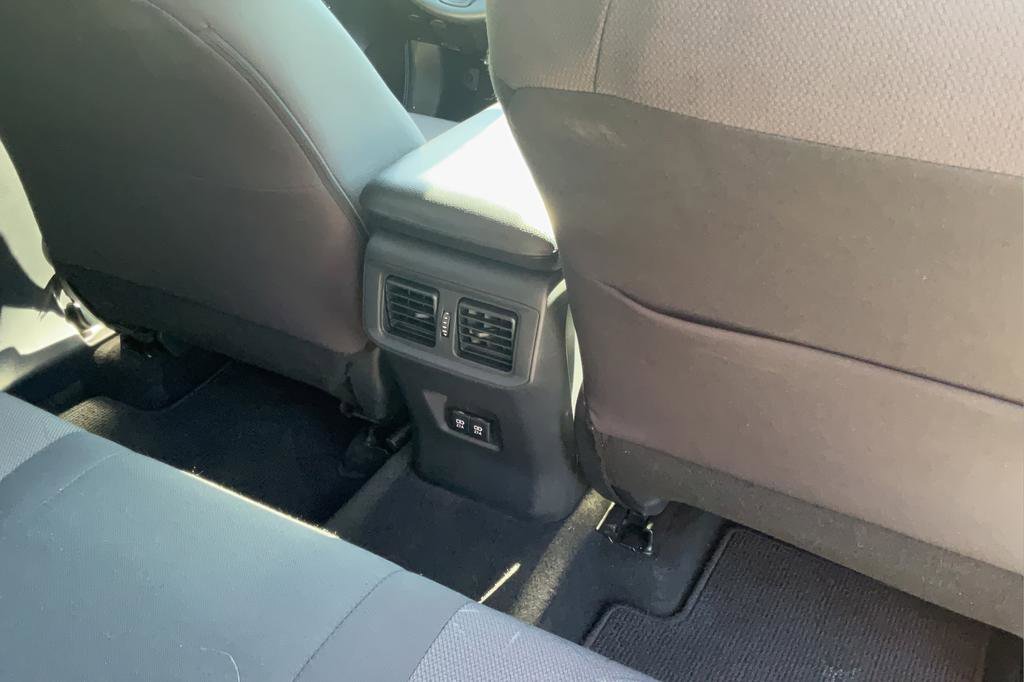 Used 2019 Toyota RAV4 XLE FWD image 22