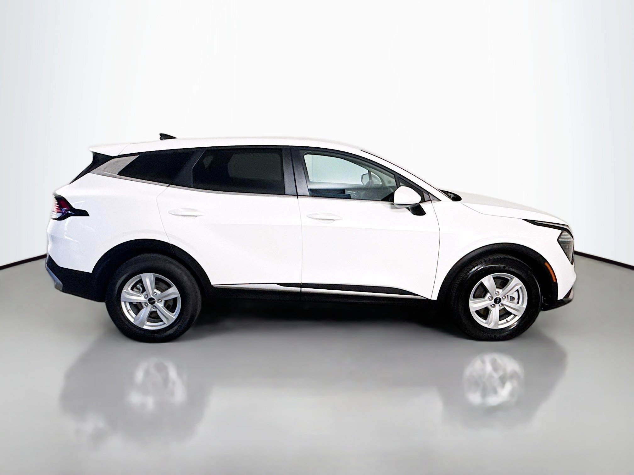 Used 2025 Kia Sportage LX image 11
