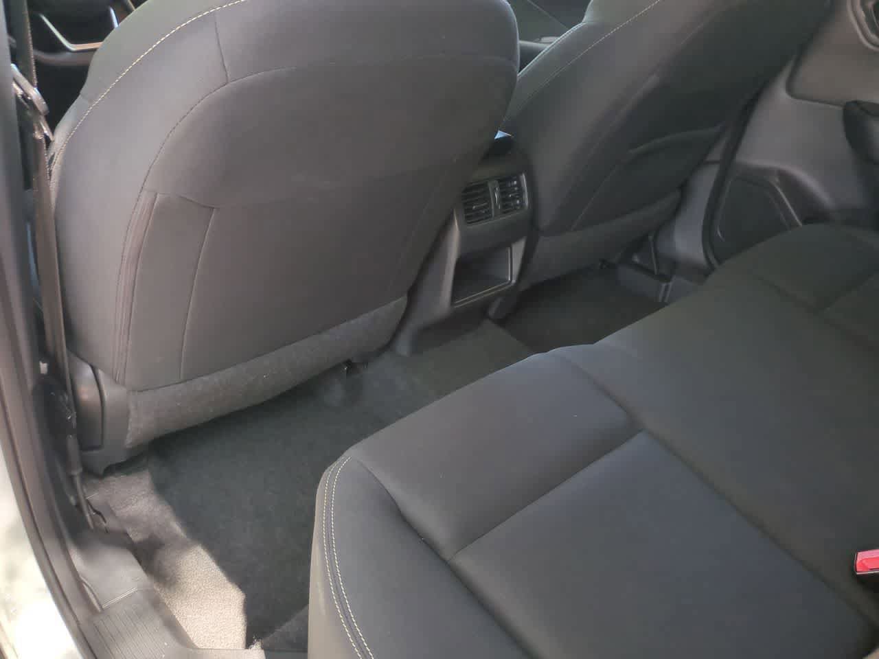 Used 2024 Nissan Rogue S FWD image 19