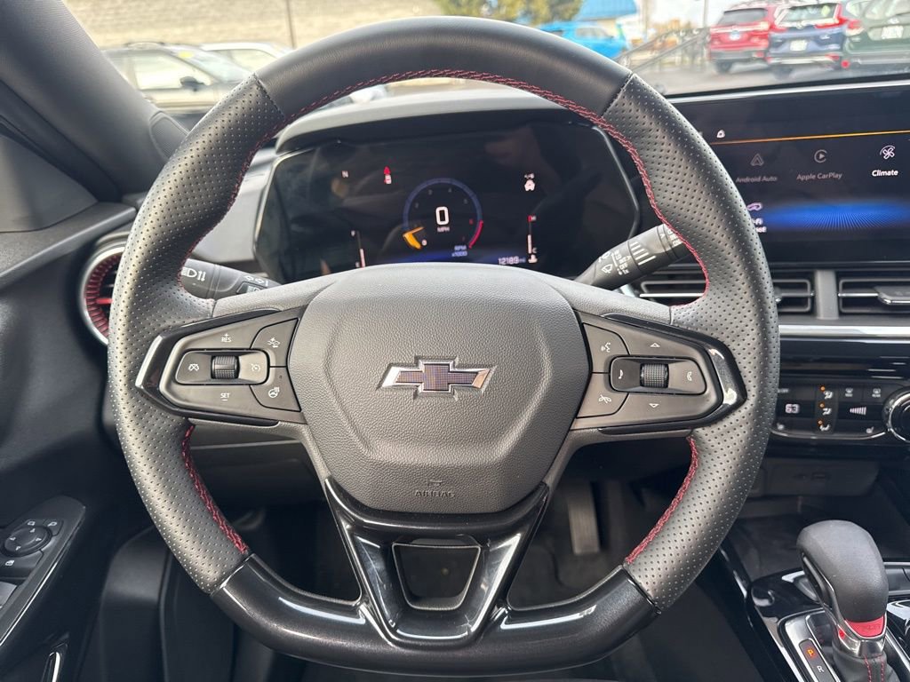 Used 2024 Chevrolet Trax RS w/ Sunroof Package image 22