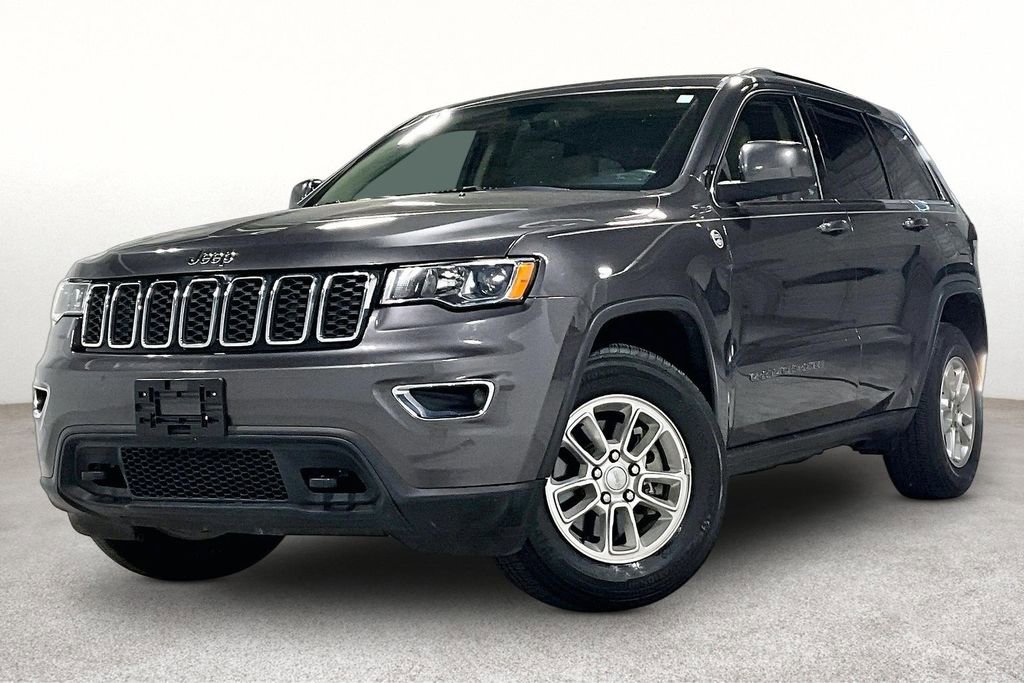 Used 2019 Jeep Grand Cherokee Laredo AWD/4WD image 14
