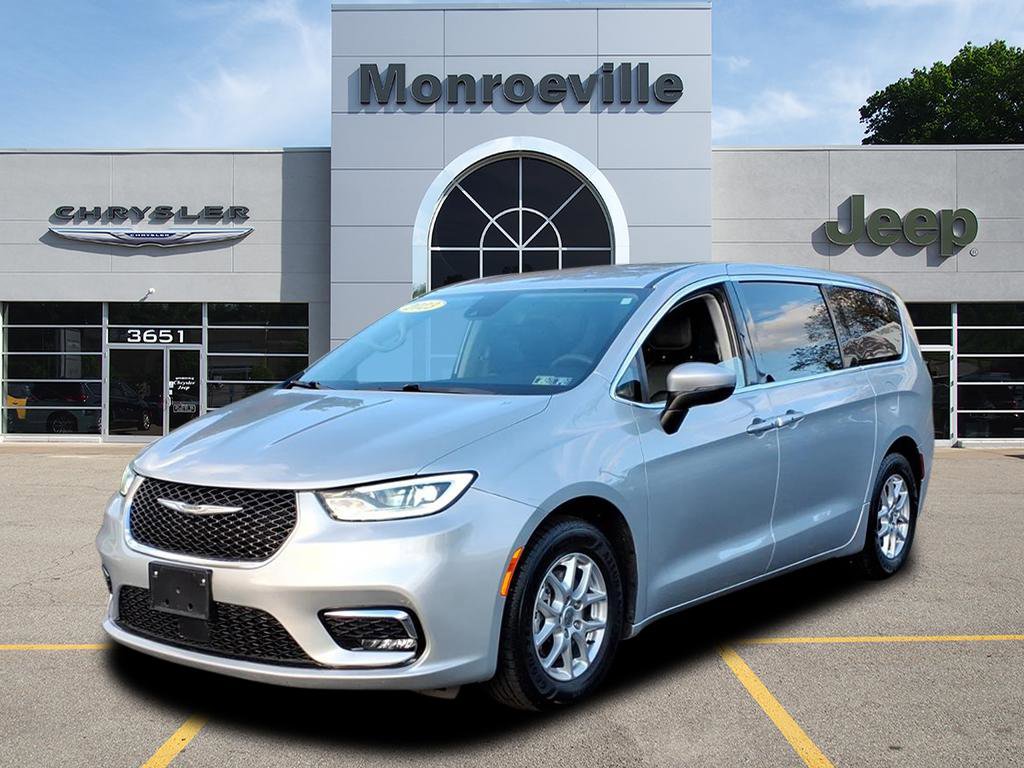 Used 2023 Chrysler Pacifica Touring-L image 1