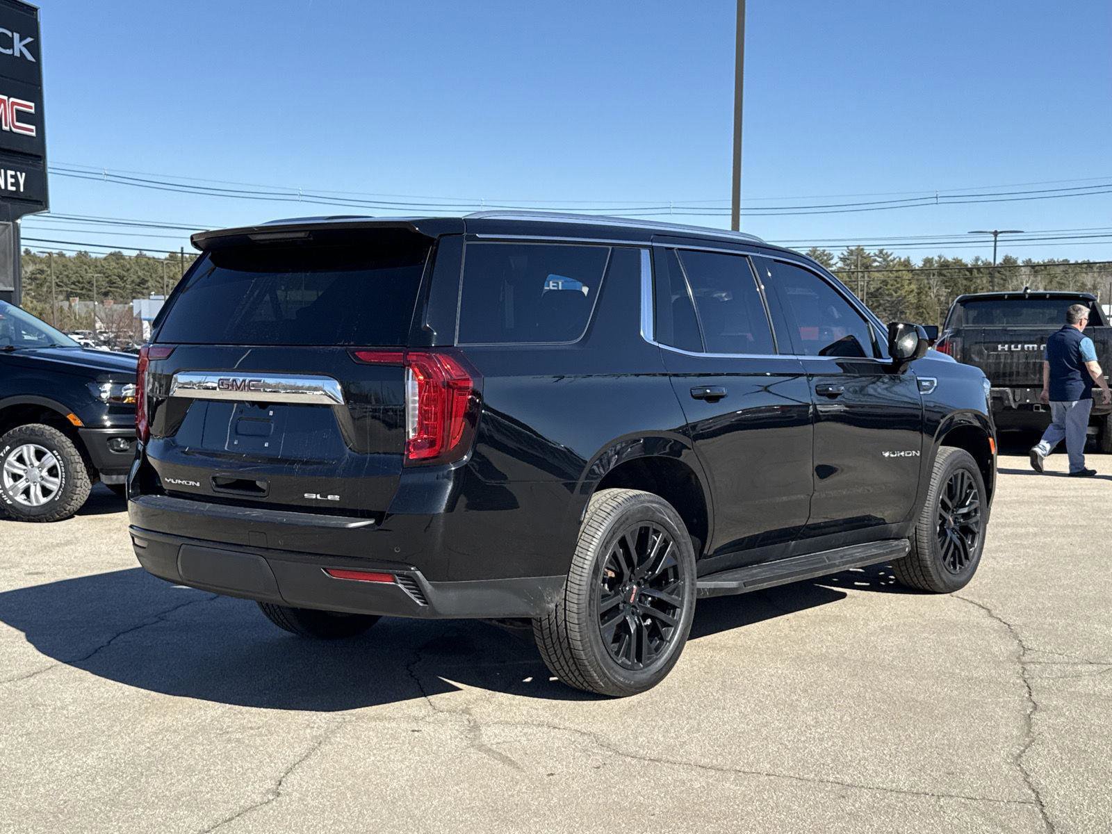 Used 2021 GMC Yukon SLE image 6