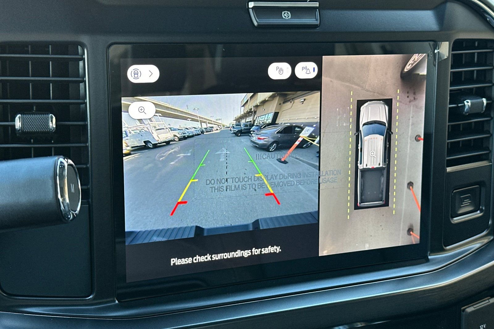 New 2026 Ford F250 Lariat w/ Black Appearance Package image 18