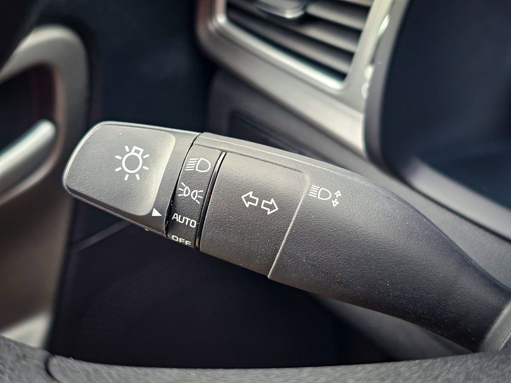 Used 2019 Kia Niro LX image 17