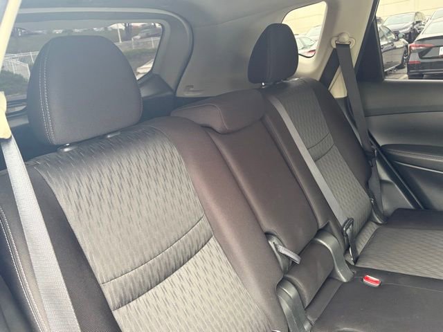 Used 2018 Nissan Rogue SV image 31