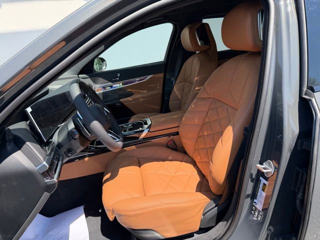 New 2026 BMW 740i xDrive w/ Premium Package AWD/4WD image 10