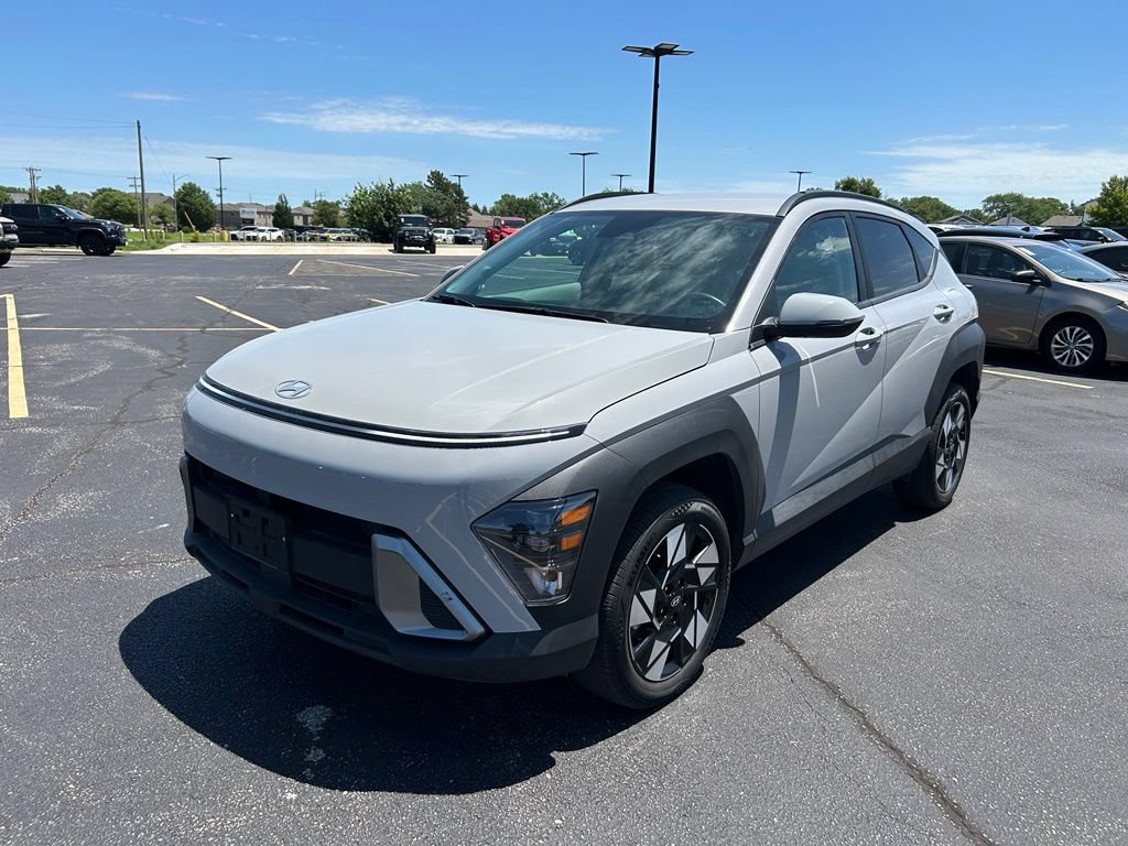 Used 2025 Hyundai Kona SEL AWD/4WD image 3