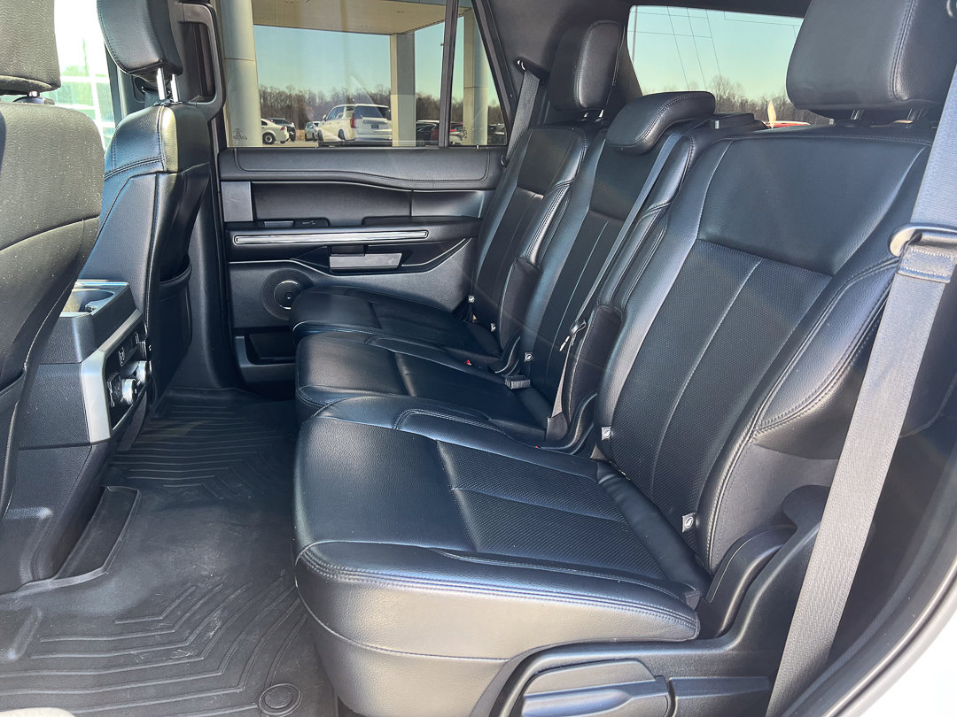 Used 2020 Ford Expedition XLT w/ Equipment Group 202A AWD/4WD image 29