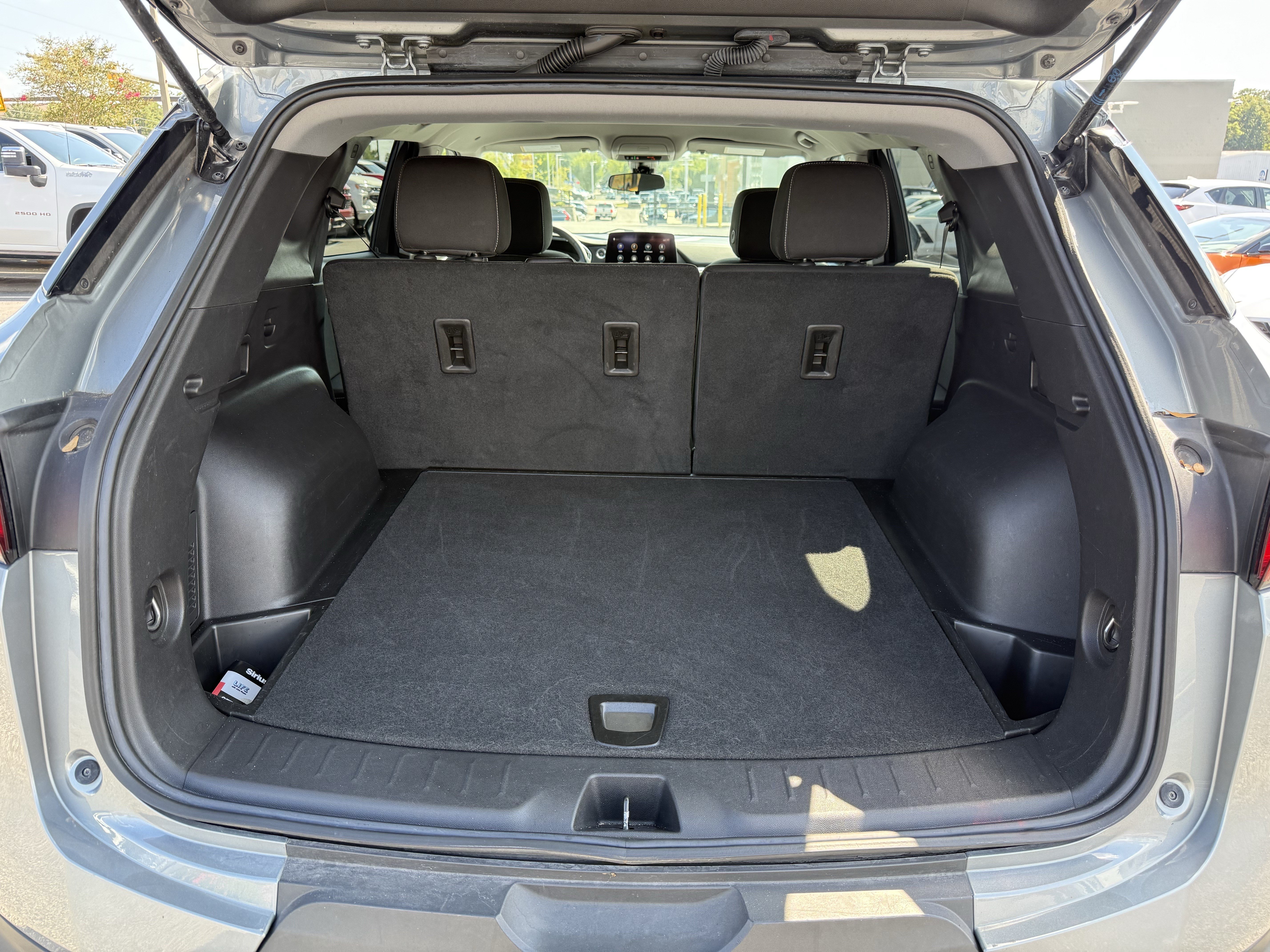 Used 2025 Chevrolet Blazer LT FWD image 33