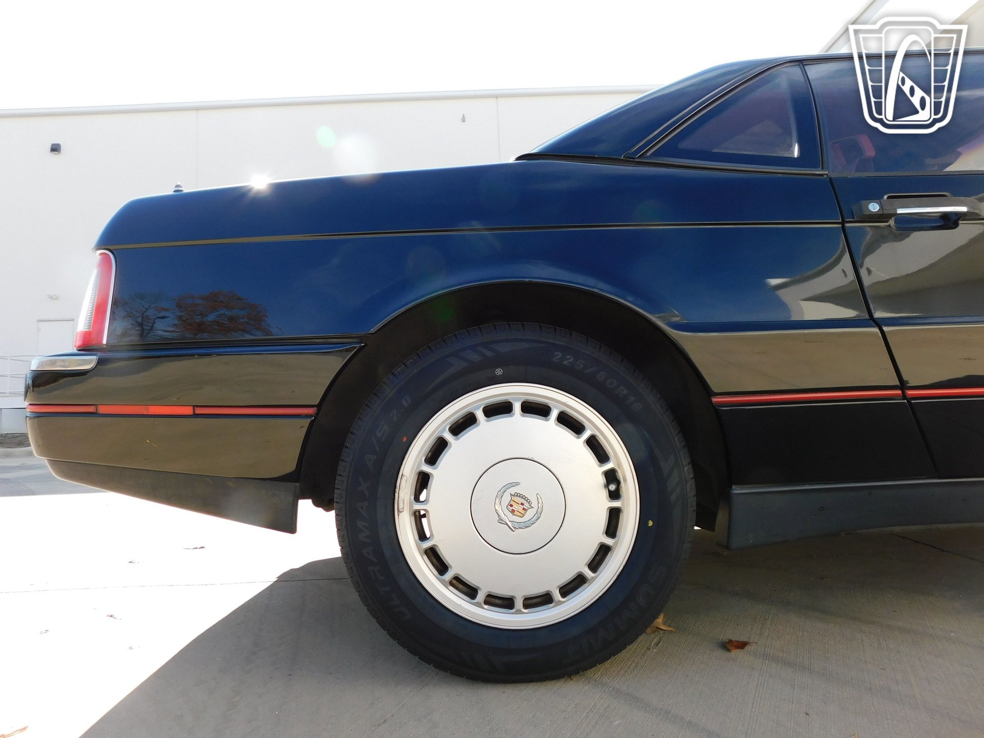 Used 1989 Cadillac Allante FWD image 27