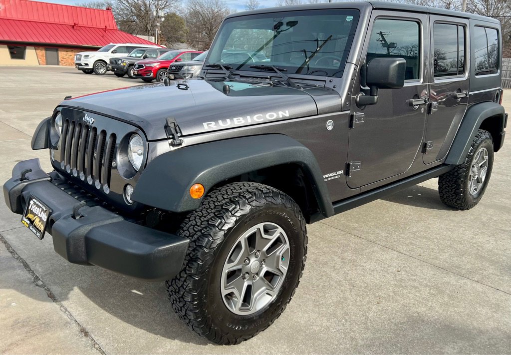 Used 2016 Jeep Wrangler Unlimited Rubicon w/ Connectivity Group image 3