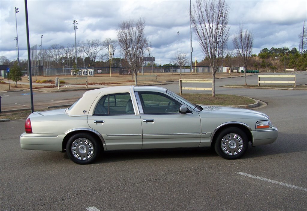 Used 2004 Mercury Grand Marquis GS image 5