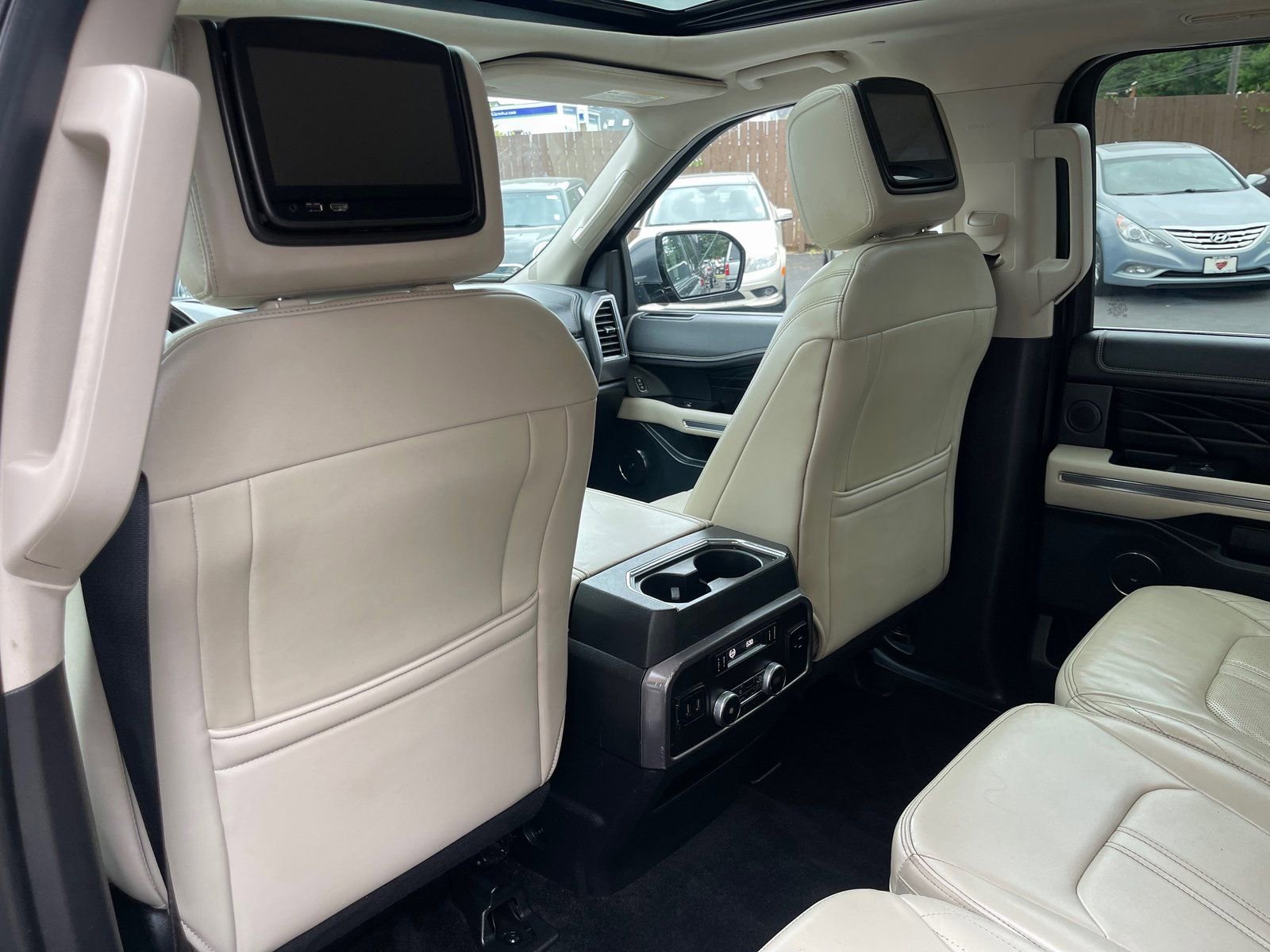 Used 2018 Ford Expedition Max Platinum AWD/4WD image 14