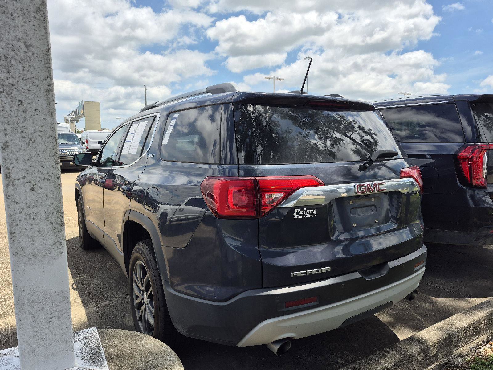 Used 2019 GMC Acadia SLT FWD image 3