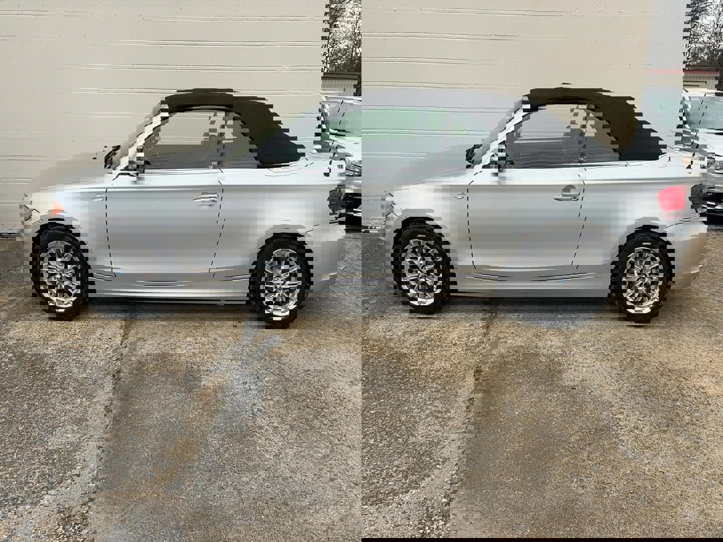 Used 2011 BMW 128i Convertible image 3