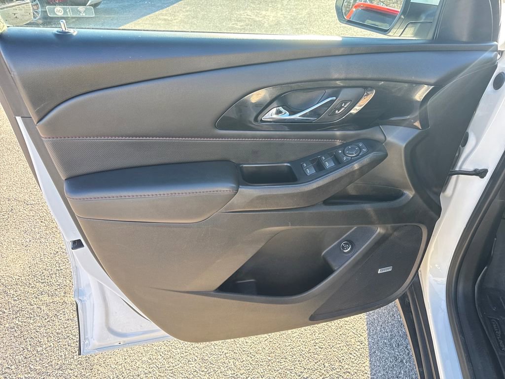 Used 2022 Chevrolet Traverse RS image 11
