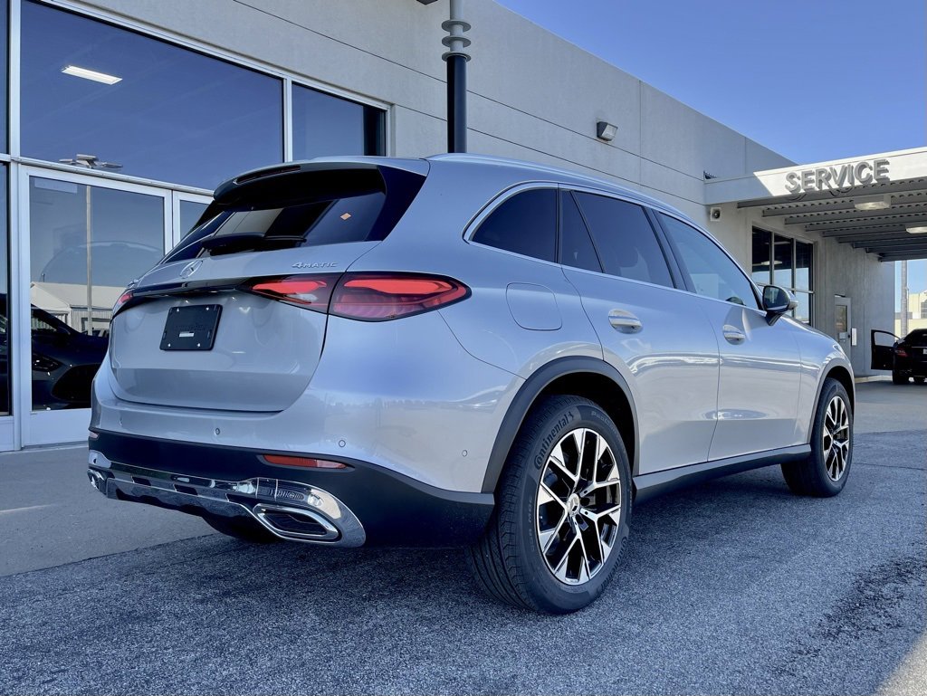 Used 2025 Mercedes-Benz GLC 350e 4MATIC image 8