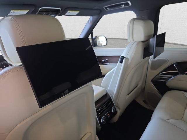 Used 2025 Land Rover Range Rover SE AWD/4WD image 14