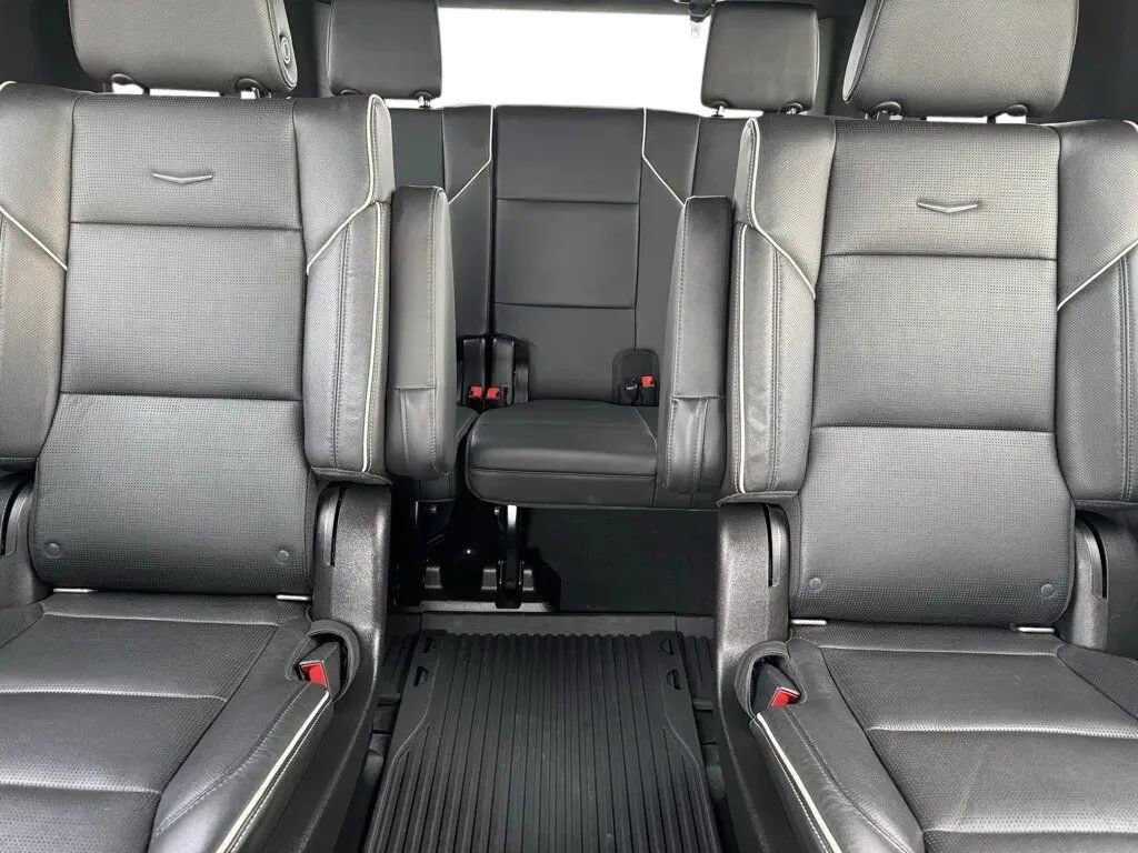 Used 2021 Cadillac Escalade Premium Luxury w/ Driver Assist Tech Package image 18