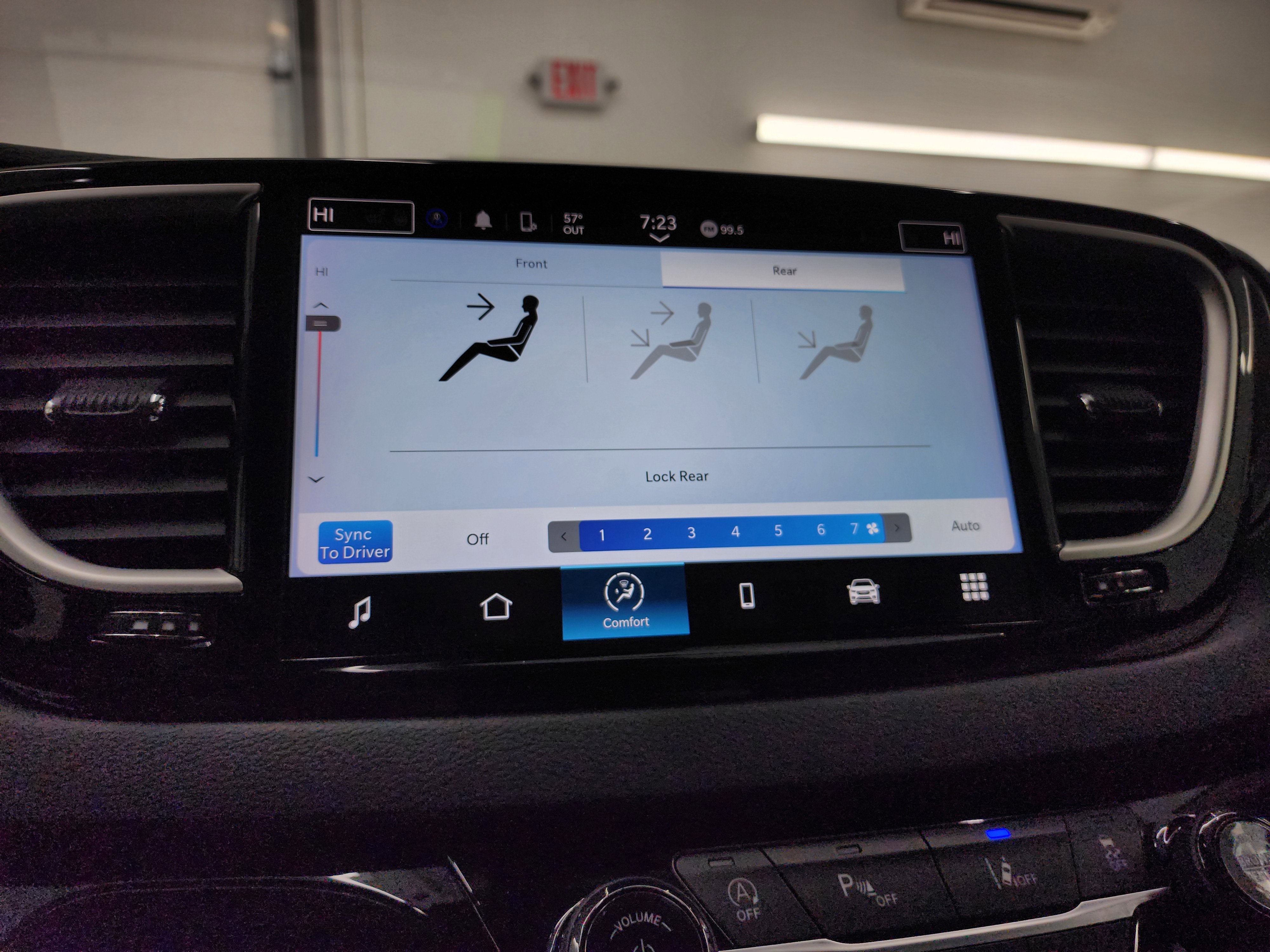 Used 2024 Chrysler Pacifica Touring-L image 51