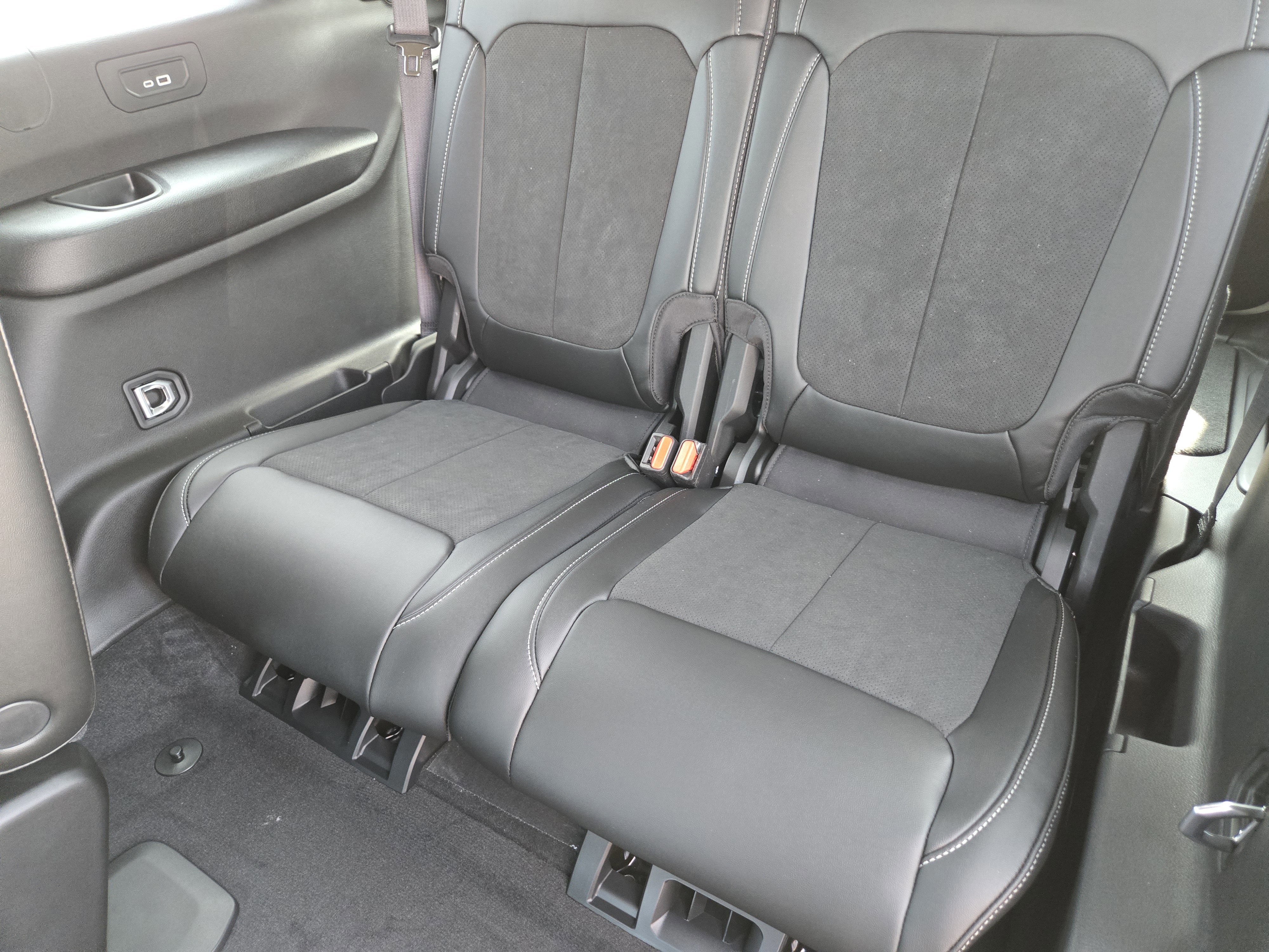 New 2025 Jeep Grand Cherokee L Altitude image 20