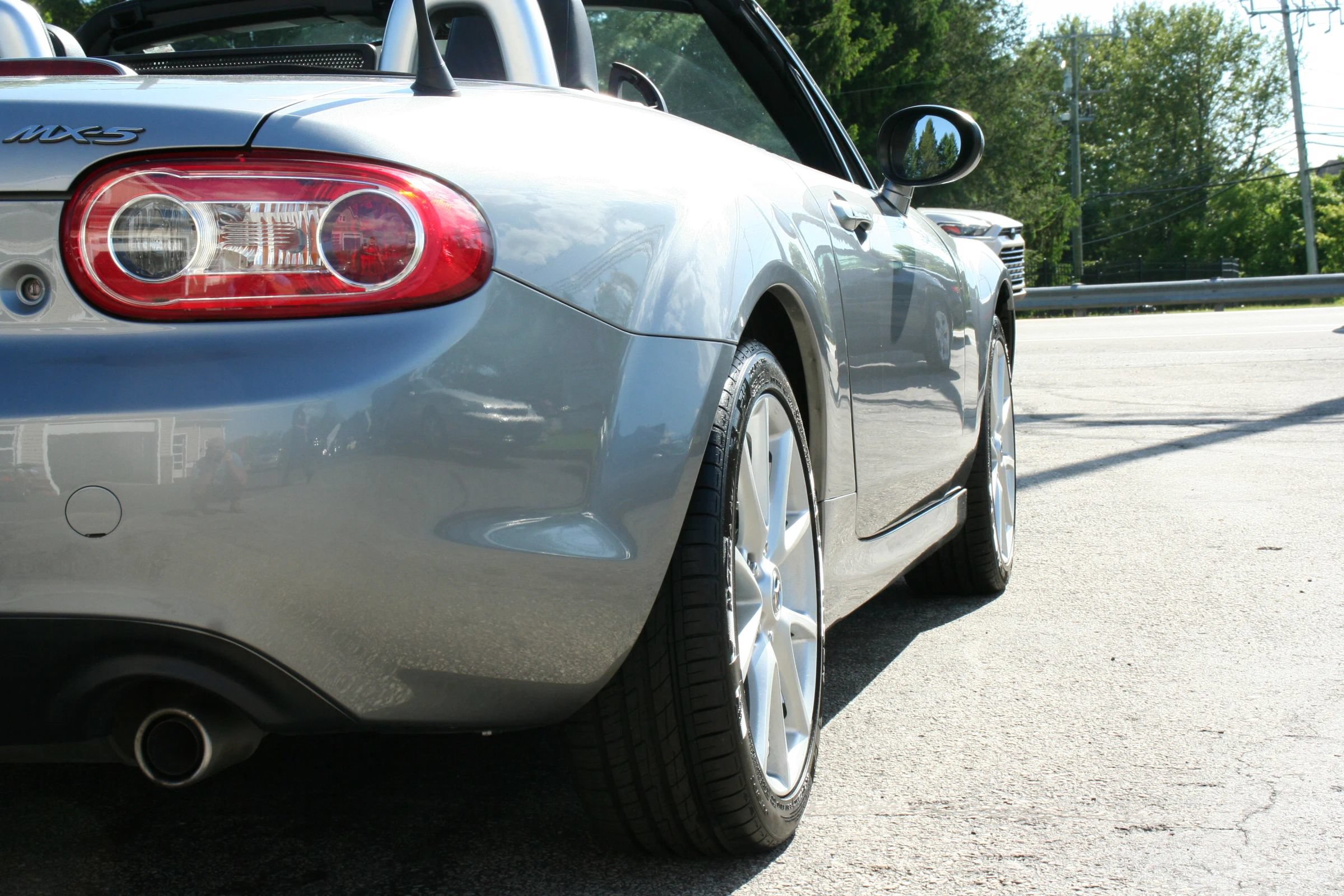 Used 2012 MAZDA MX-5 Miata Grand Touring w/ Premium Pkg RWD image 16