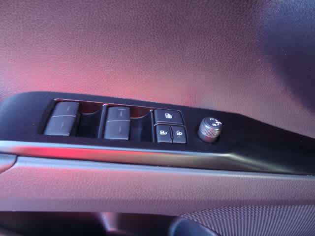Used 2026 Toyota Camry LE AWD/4WD image 8