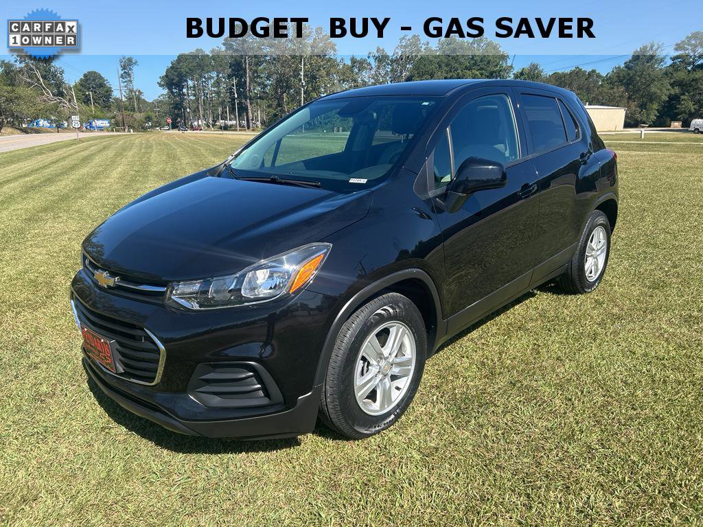 Used 2022 Chevrolet Trax LS w/ Tint and Cruise Package video 2
