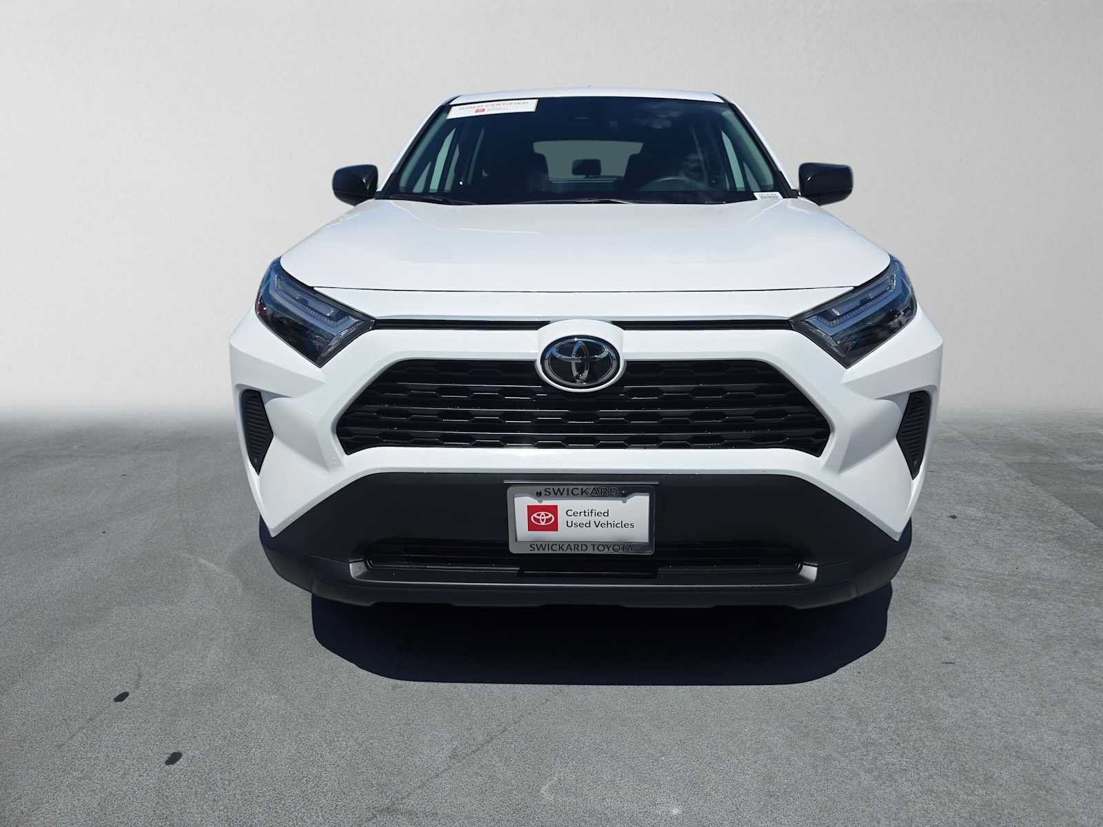 Used 2025 Toyota RAV4 LE AWD/4WD image 8