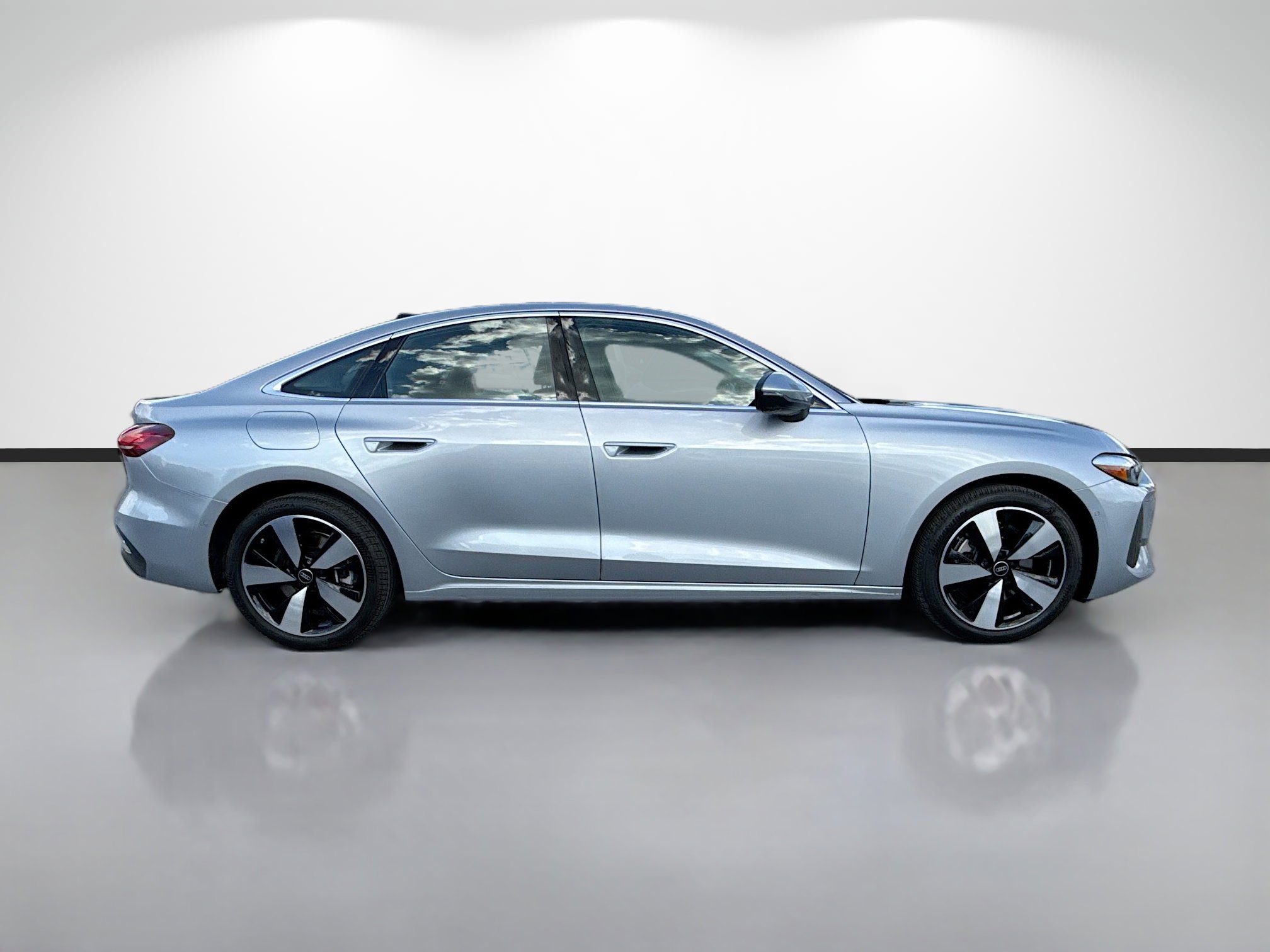 Used 2025 Audi A5 2.0T Premium w/ Convenience Package AWD/4WD image 2