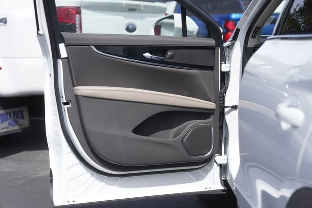 Used 2022 Lincoln Nautilus Reserve image 30