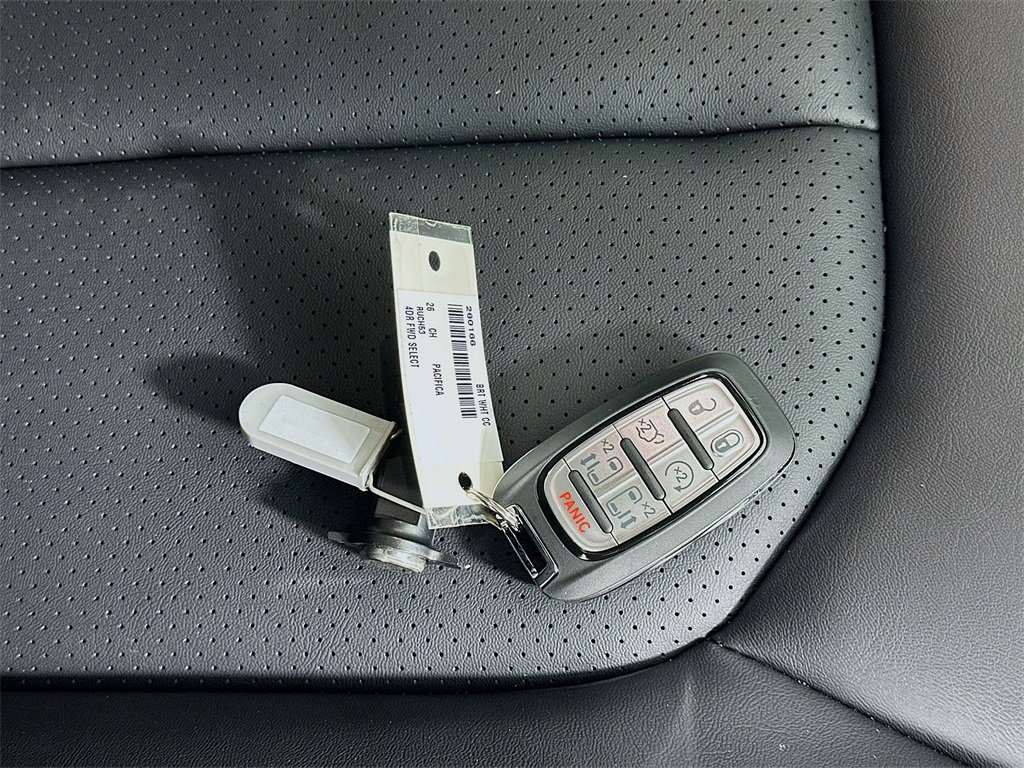 New 2026 Chrysler Pacifica Select image 20