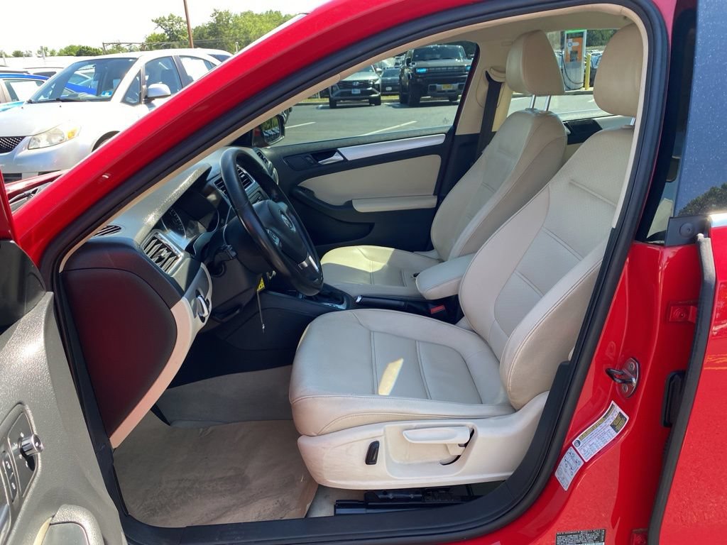 Used 2013 Volkswagen Jetta SE FWD image 11