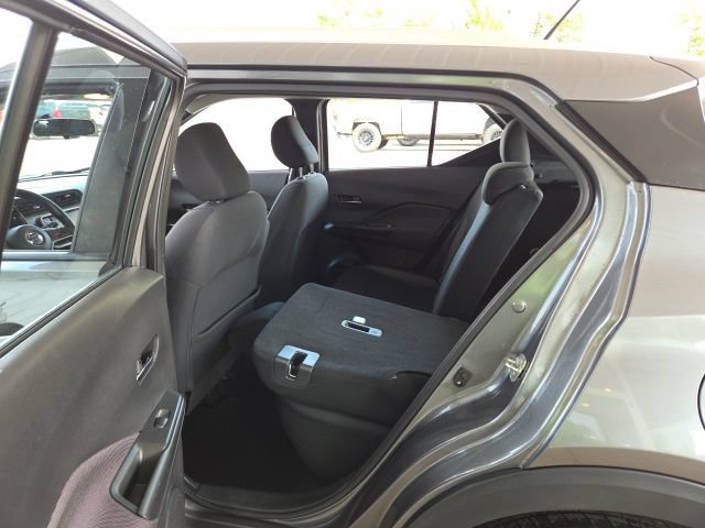 Used 2019 Nissan Kicks SV FWD image 38