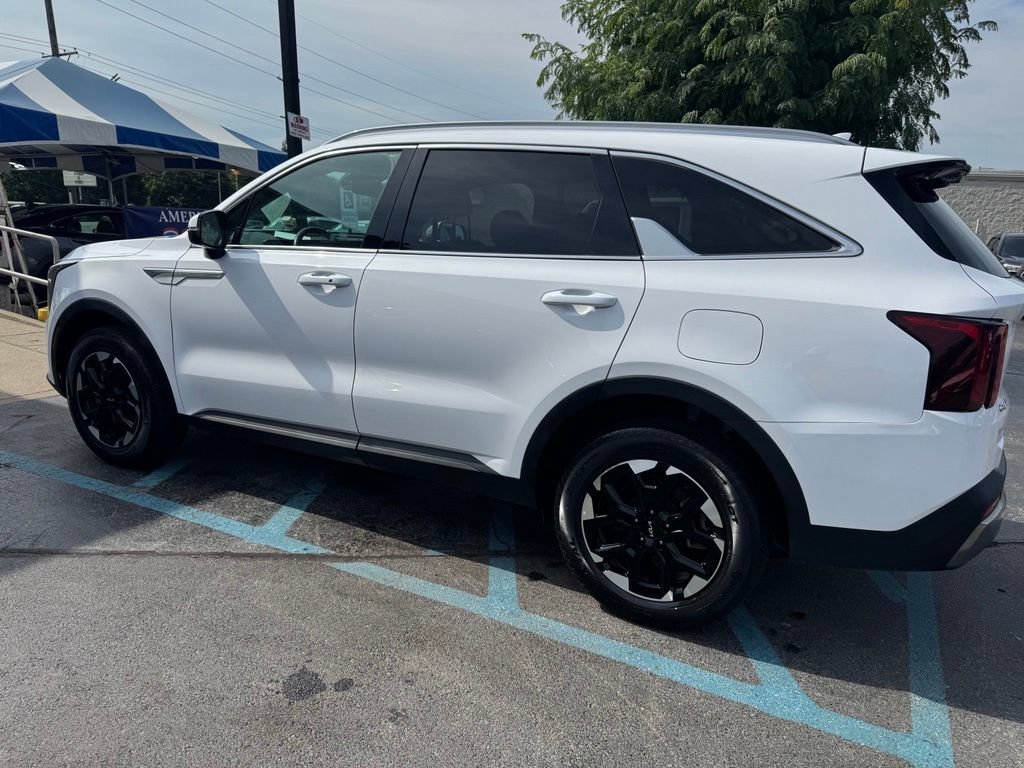 Used 2024 Kia Sorento S w/ Panoramic Sunroof Package AWD/4WD image 2