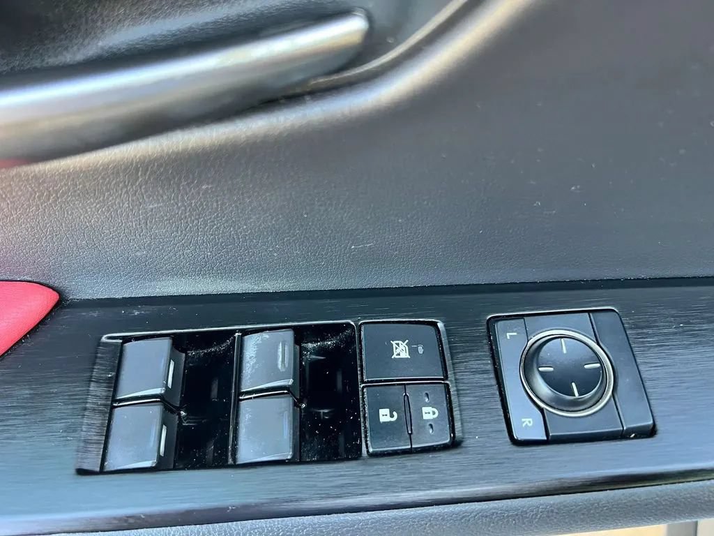 Used 2020 Lexus UX 250h F Sport AWD/4WD image 33