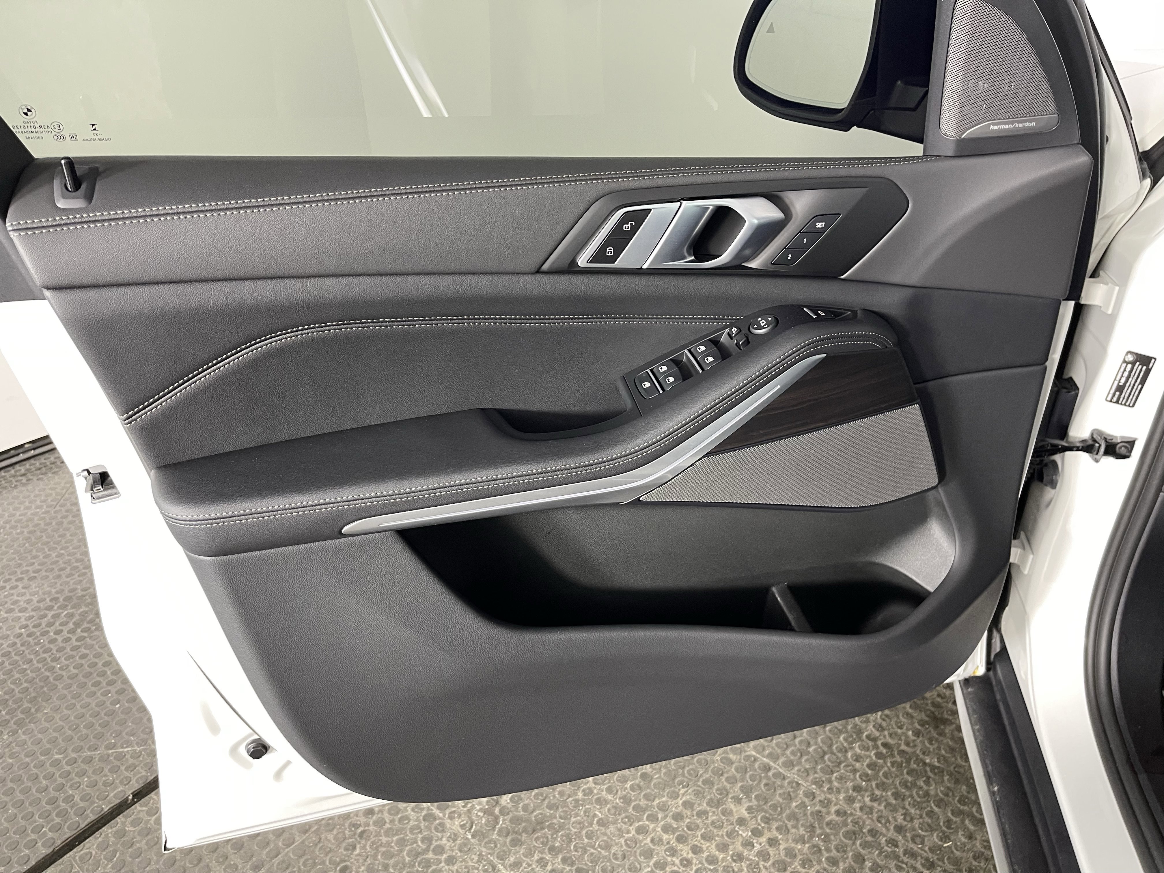 Certified 2024 BMW X5 xDrive40i w/ Premium Package image 9