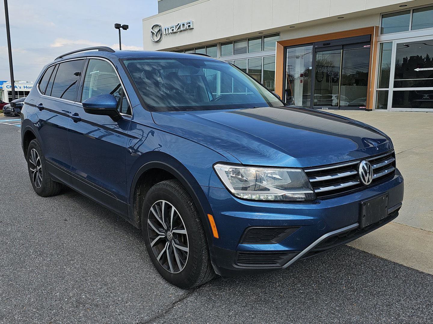 Used 2019 Volkswagen Tiguan SE w/ Panoramic Sunroof Package image 1