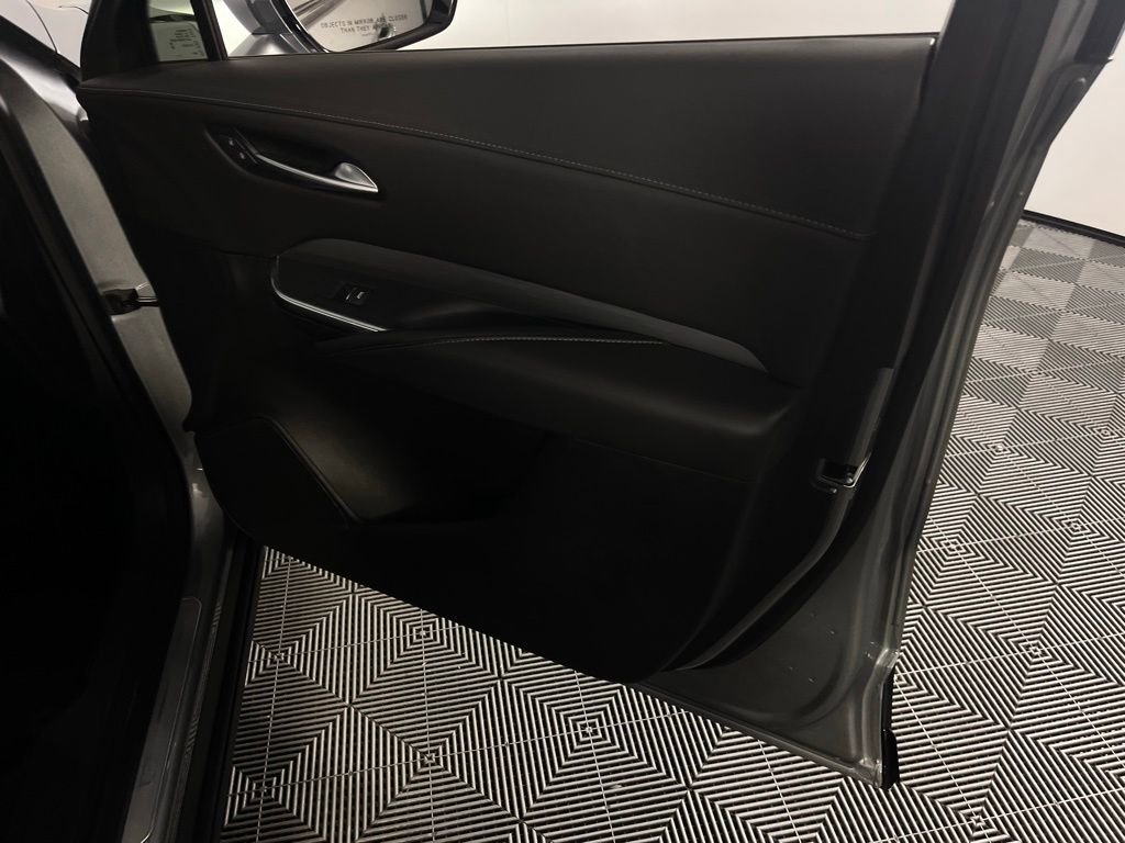 Used 2024 Cadillac XT4 Premium Luxury image 31