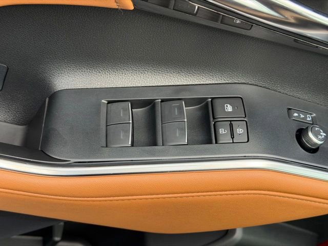 Certified 2024 Toyota Highlander Platinum AWD/4WD image 21