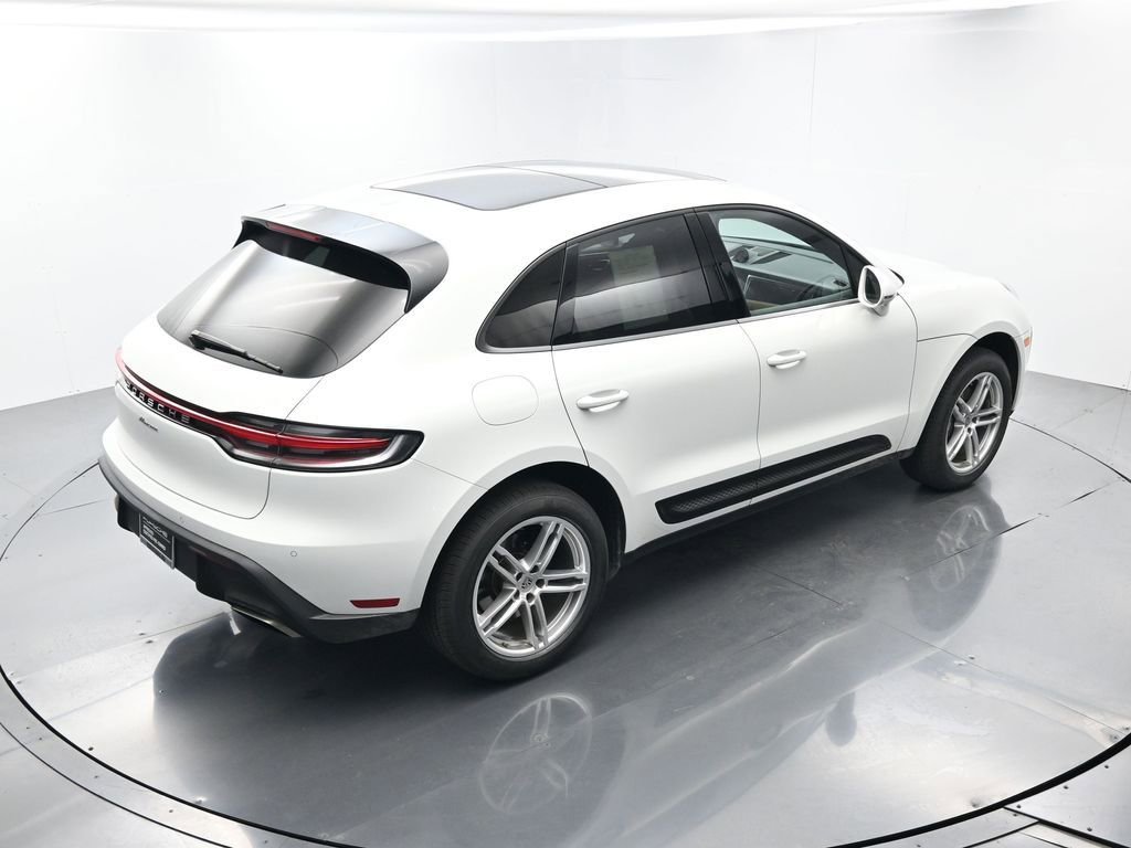 Certified 2023 Porsche Macan AWD/4WD image 39