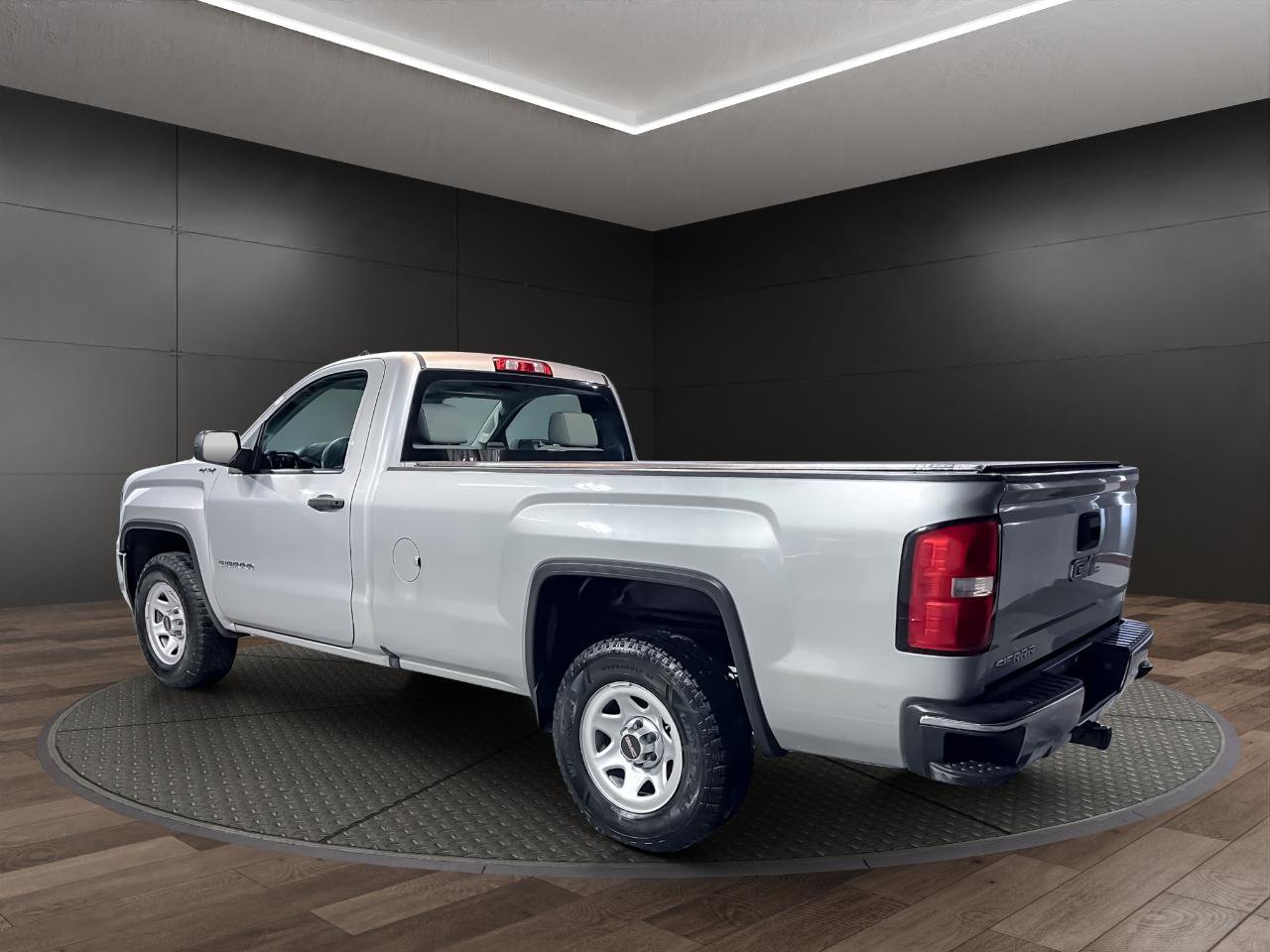 Used 2017 GMC Sierra 1500 4x4 Regular Cab image 6