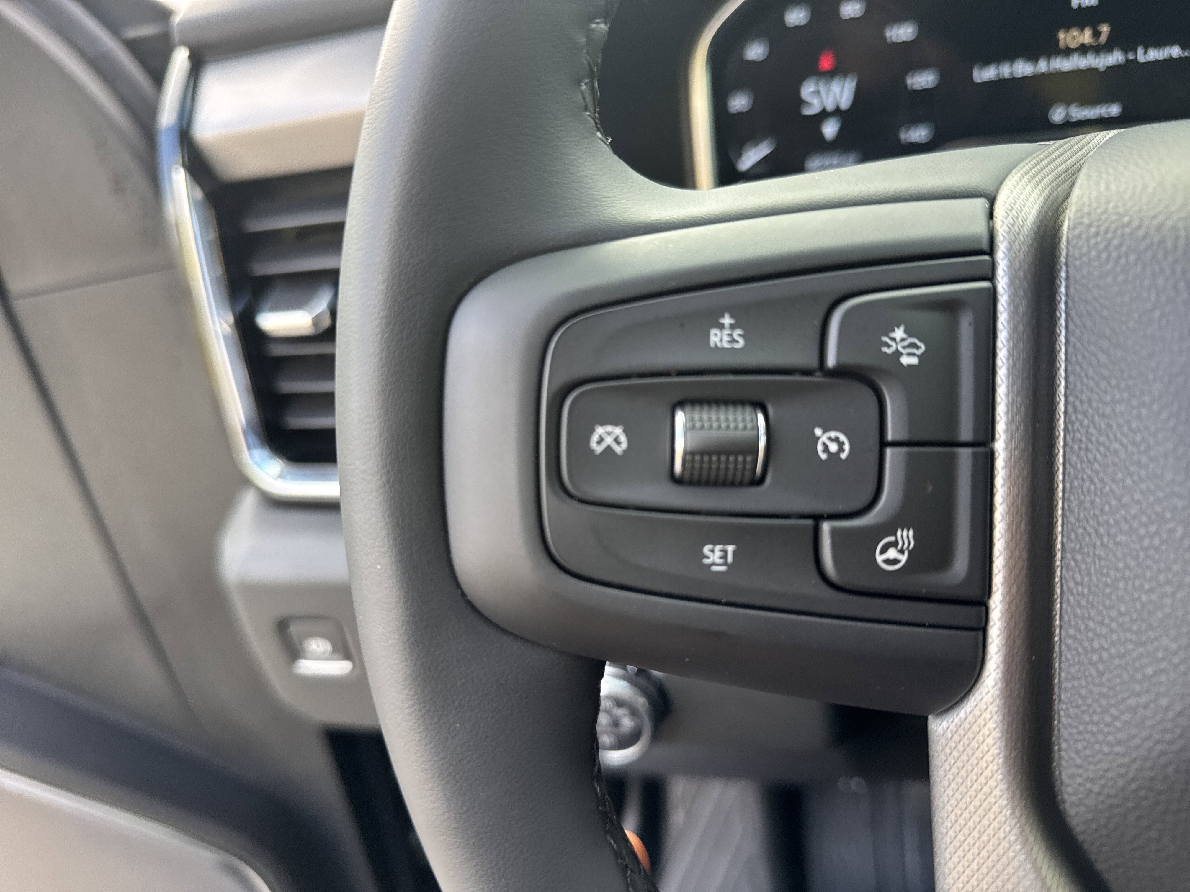 Used 2024 GMC Sierra 3500 Denali w/ Denali Reserve Package image 20